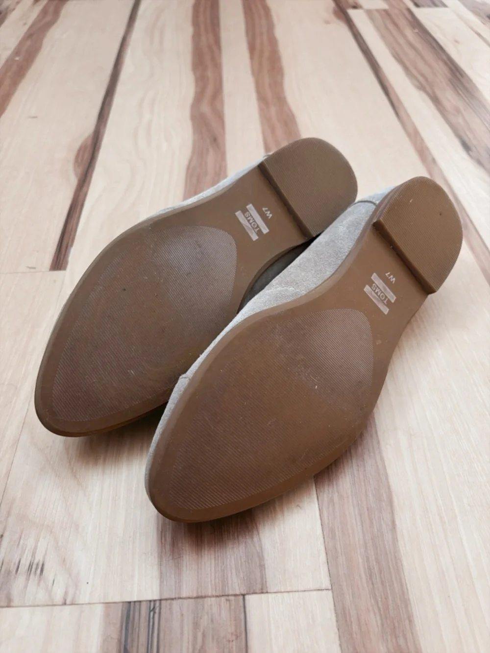 Toms Suede Flats